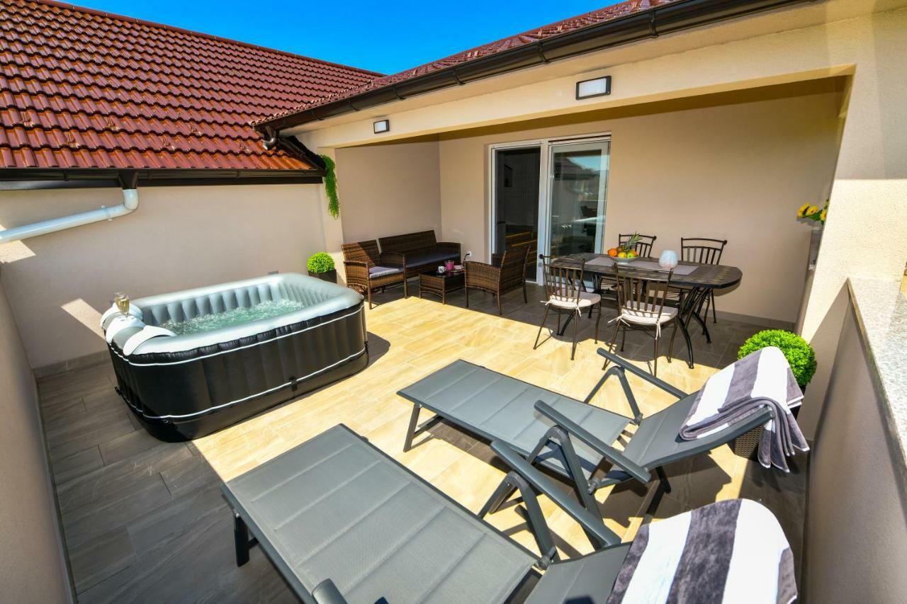Cambi Lux Apartment Otok  Exterior photo