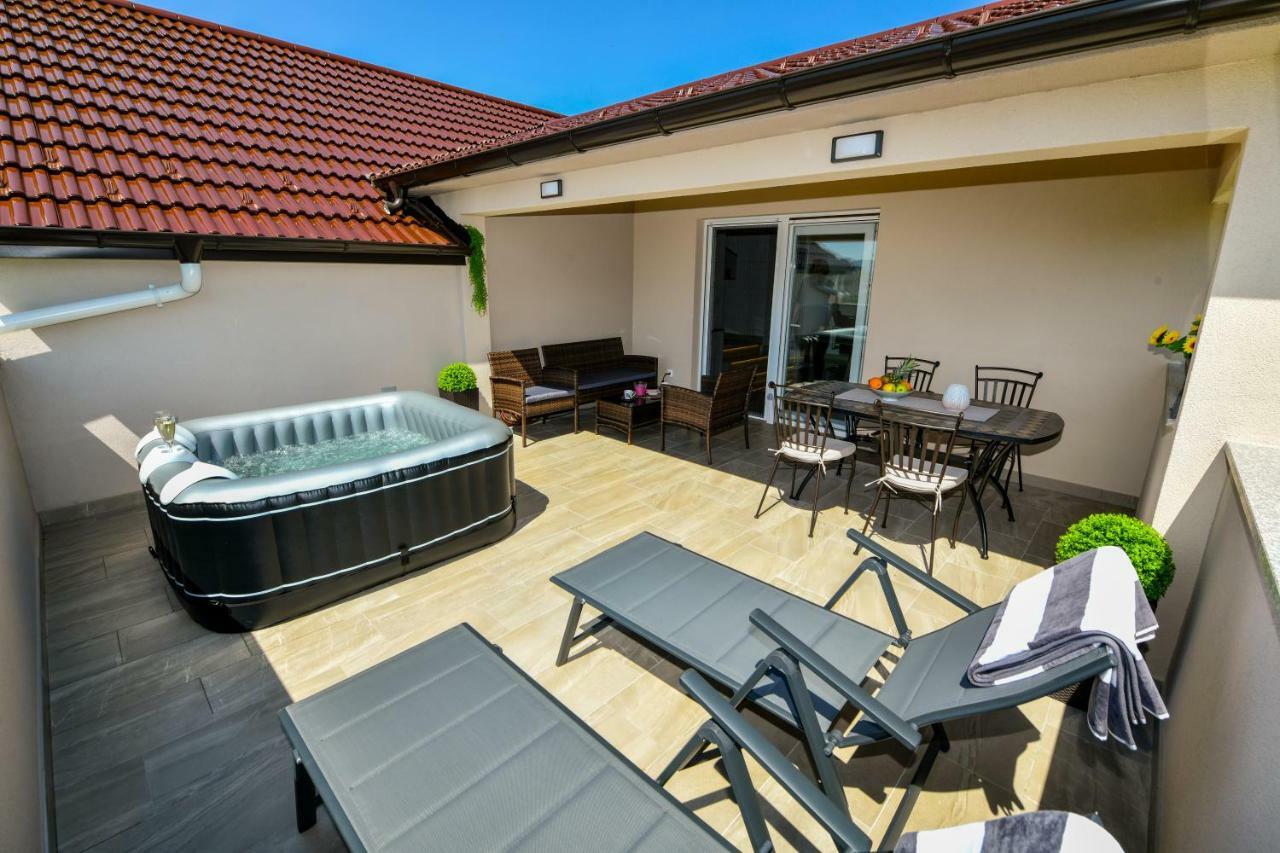 Cambi Lux Apartment Otok  Exterior photo