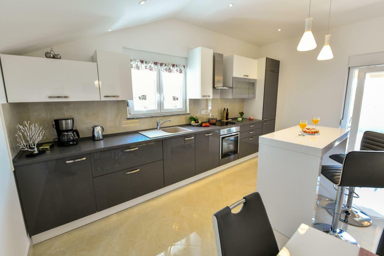 Cambi Lux Apartment Otok  Exterior photo